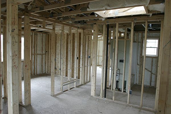 Upstairs hall looking to front of house and bonus room