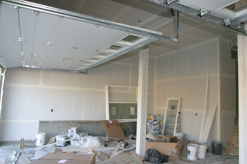 Check out the high ceiling in the garage