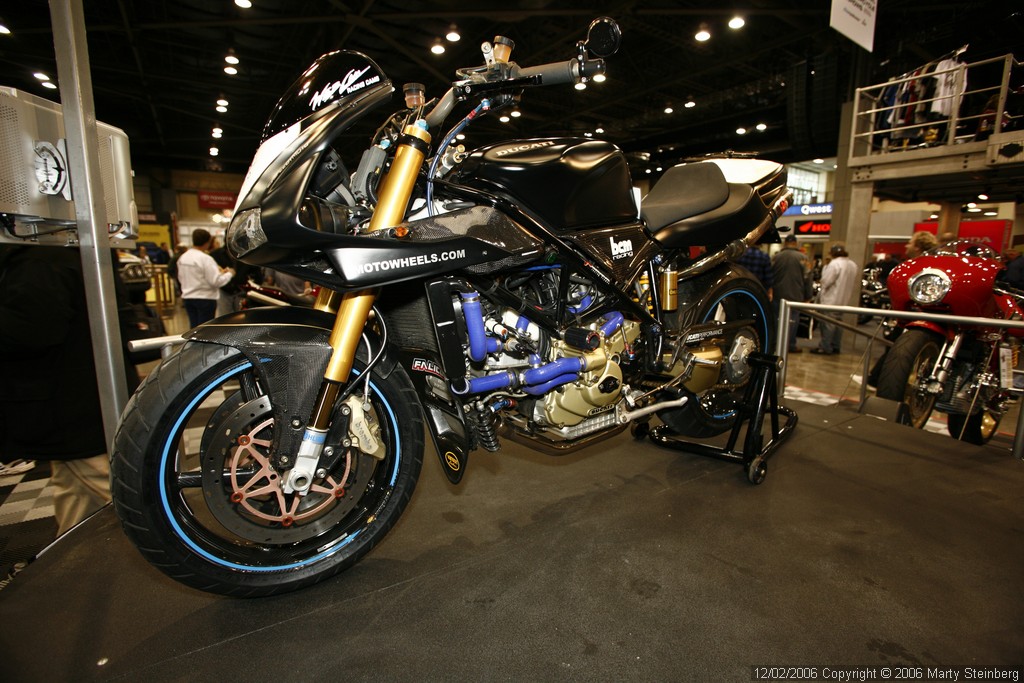 Motowheels Custom 996